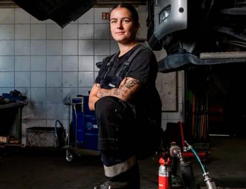 La meilleure mécanicienne de camion au monde